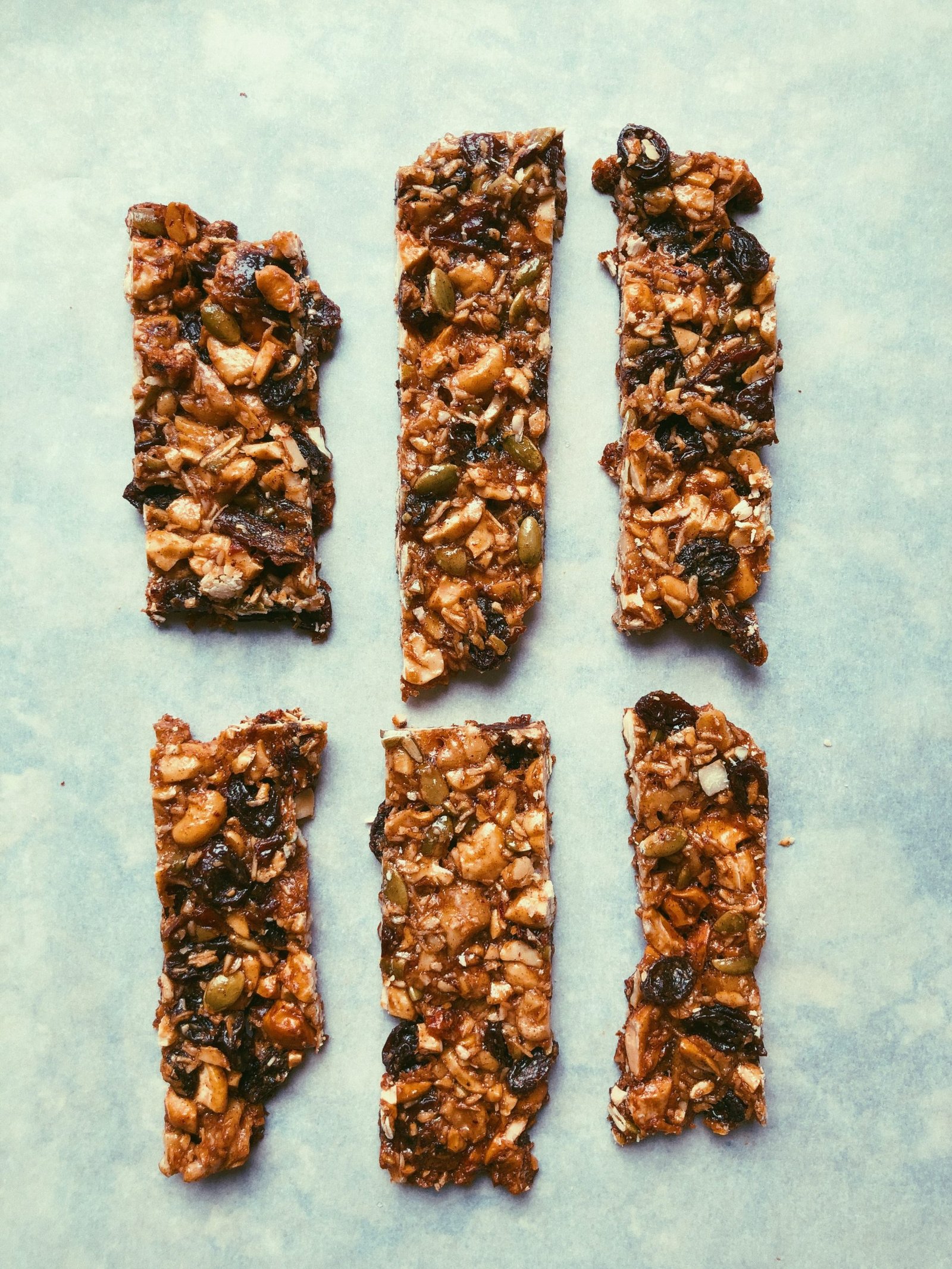 crunchy cashew granola bars