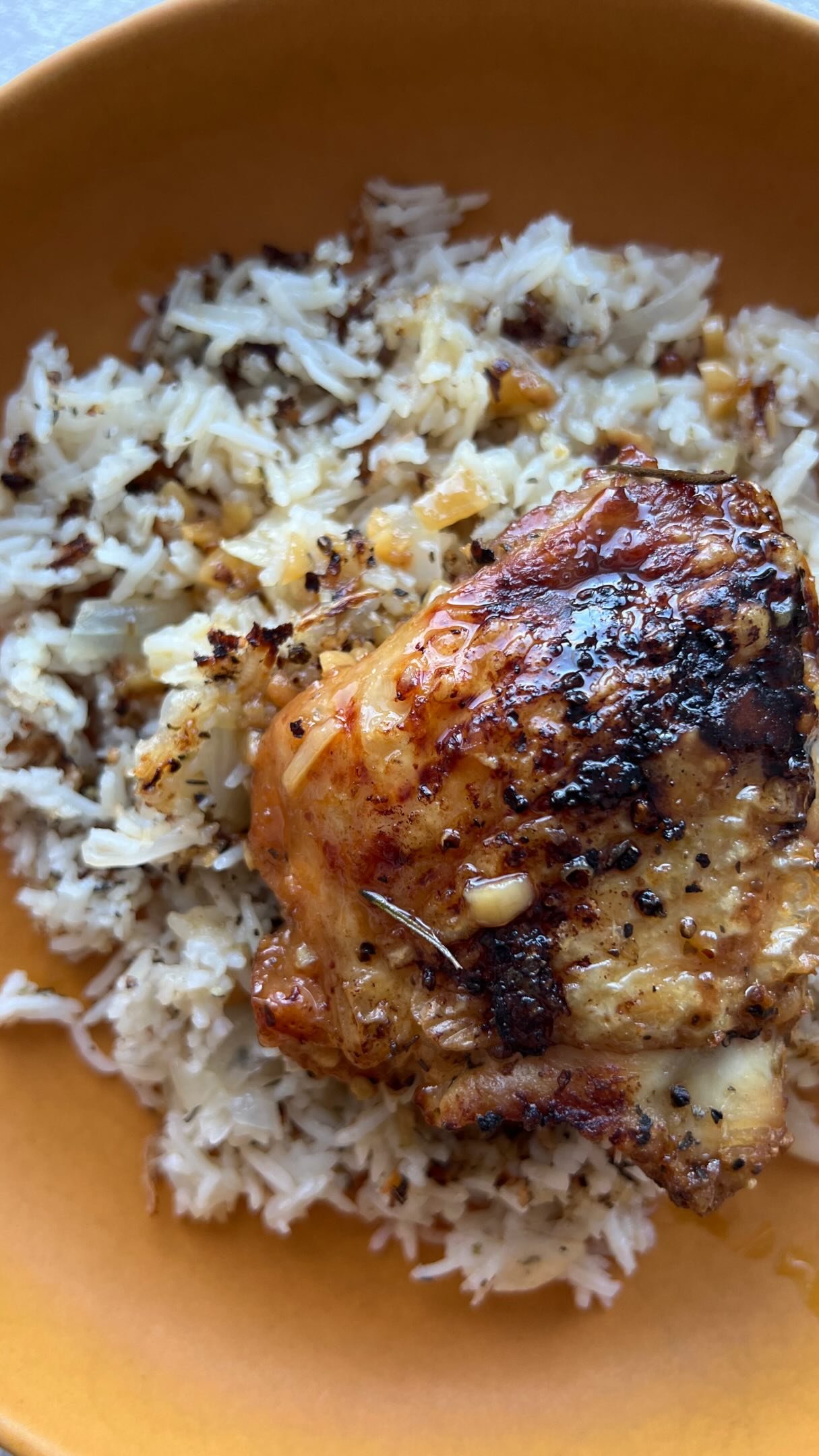 name a better duo than crispy chicken x rice??? i’ll wait 😌😌😌

this is one of my fave iterations of that meal from my ebook, it’s a perfectly crisped stove top and oven baked chicken thigh with a delicious brothy and herby white onion rice 👌✨

comment “ebook” below and i’ll dm you the link to grab my 🆕ebook! 

cozy meals • healthy dinner recipes • healthy meals • rice recipe • crispy chicken