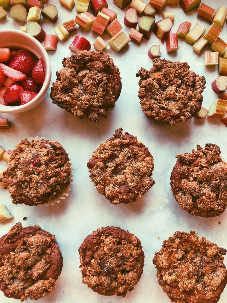 strawberry rhubarb crumb cake muffins (grain free, scd diet)