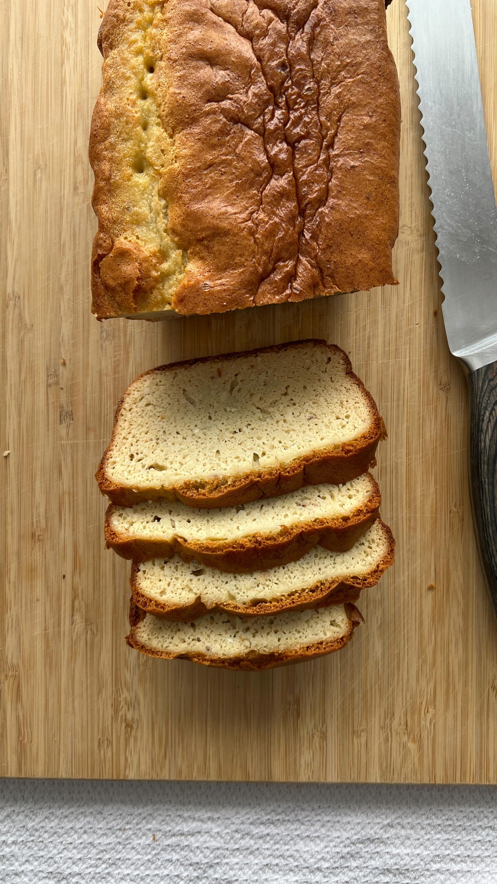 grain free and refined sugar free bread that’s made w cashews and no yeast 🙅‍♀️perfect for your morning toast fix !! while being gut friendly 🙇‍♀️ comment “recipe” and i’ll dm it over and follow @earth.to.rose for more!