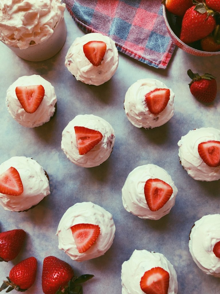 STRAWBERRY CUPCAKES WITH STRAWBERRY HONEY MERINGUE FROSTING (GRAIN FREE, SCD DIET)