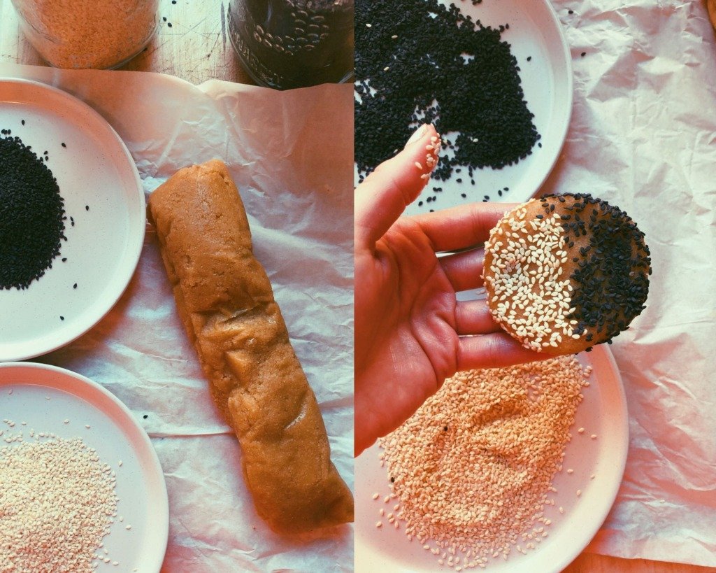 yin yang black & white sesame seed cookies (grain free, scd diet)
