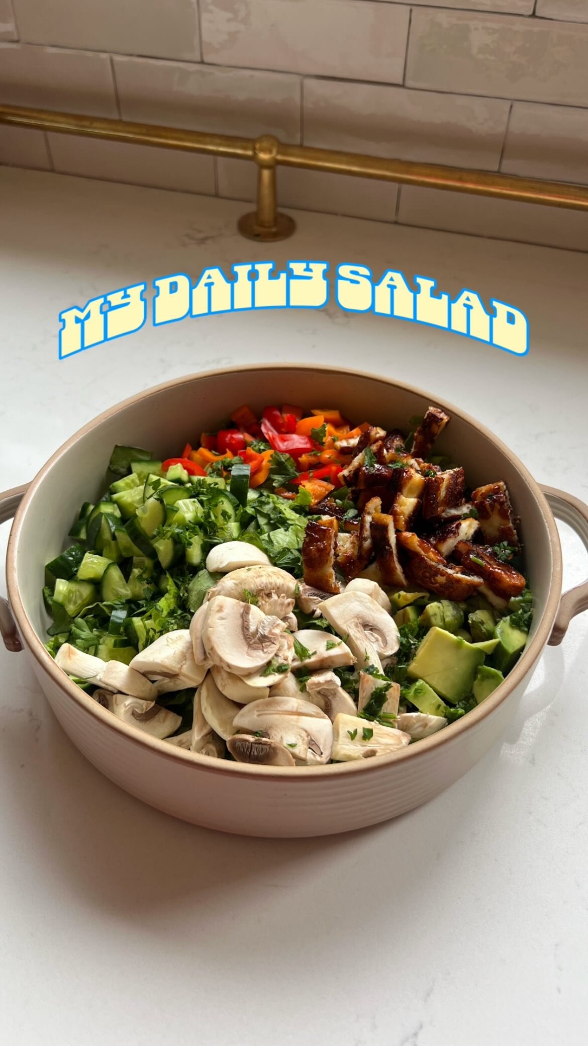 my daily salad ep. 33 | 🥗

salad dressing ingredients:

1/4 cup extra virgin olive oil
1/8 cup tahini
1 tsp (fancy) dijon mustard 
1 tbsp apple cider vinegar
1 tbsp honey 
salt to taste 
whisk whisk whisk, enjoy!

salad bowl • family salad • fried halloumi • homemade salad dressing