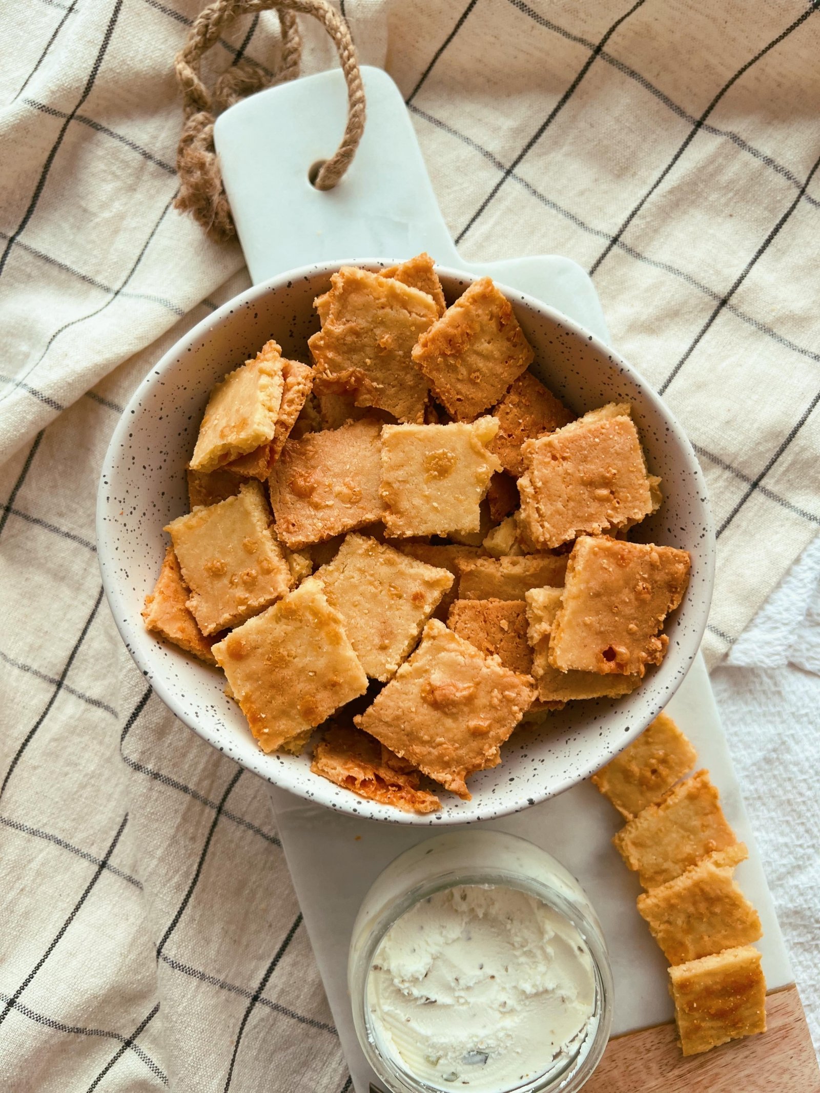 grain free cheddar crackers