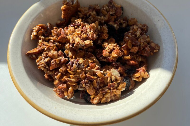 grain free granola (the easiest & most delicious)