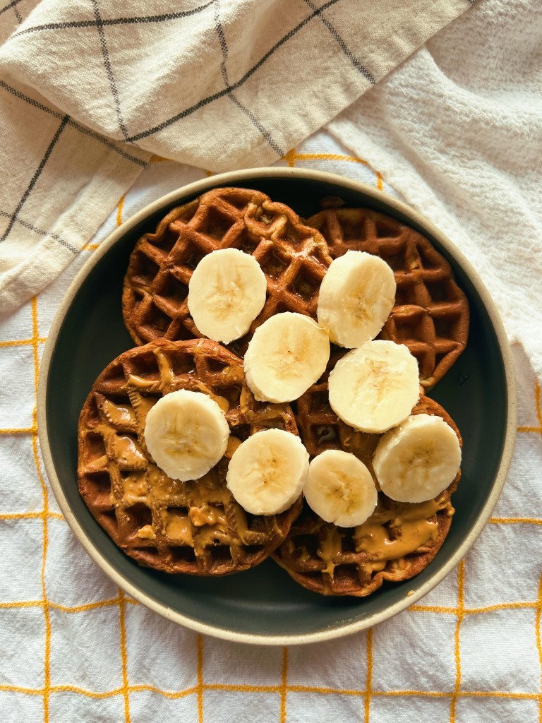 no-flour banana waffles (grain free, refined sugar free)