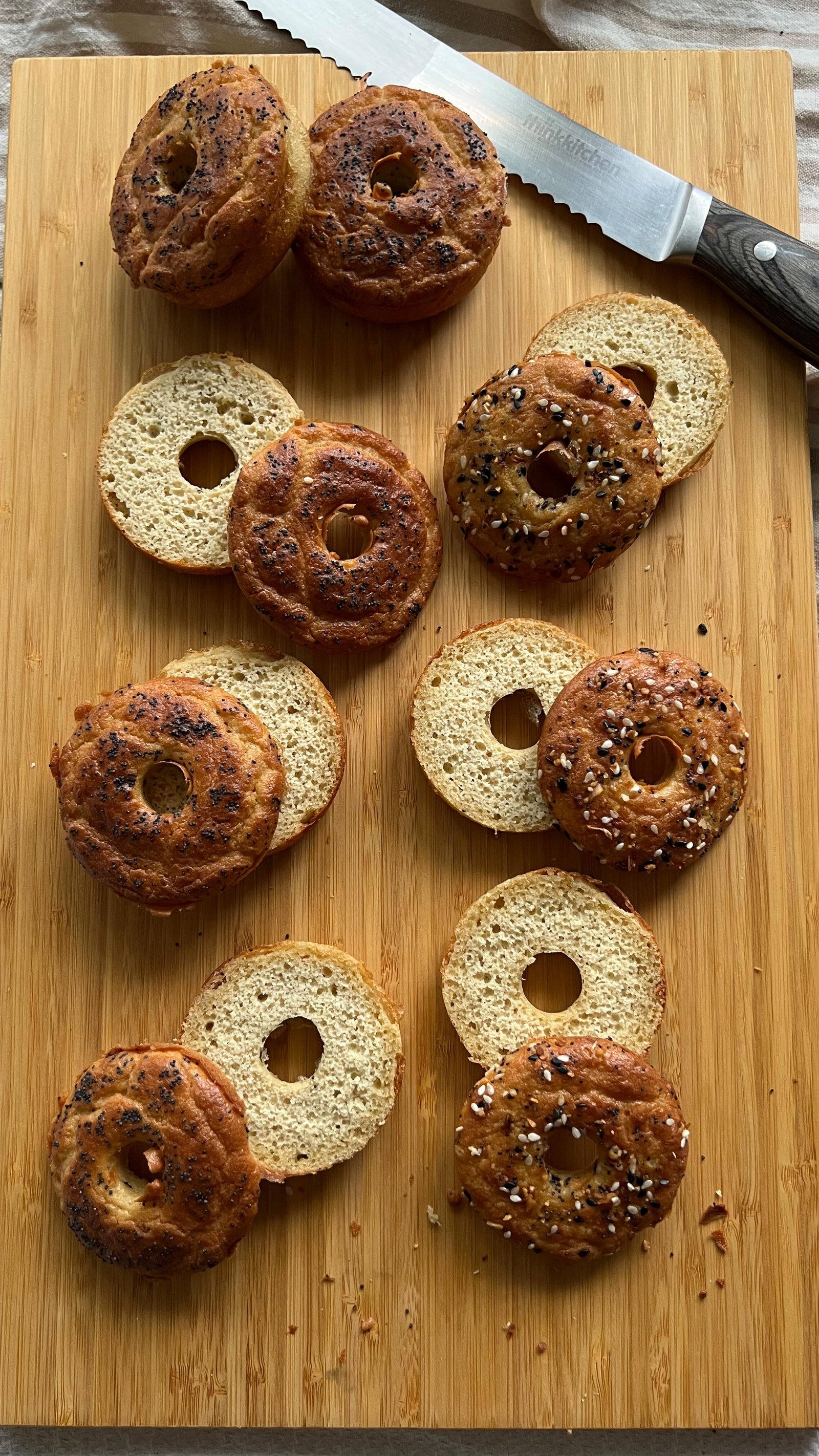 everyone needs a homemade grain free bagel recipe in their life 🥯✌️ mine is simple and the perfect way to satisfy the bagel craving!!

comment “recipe” and i’ll dm you the link 💌🥯 

grain free recipes • grain free • healthy recipes • almond flour