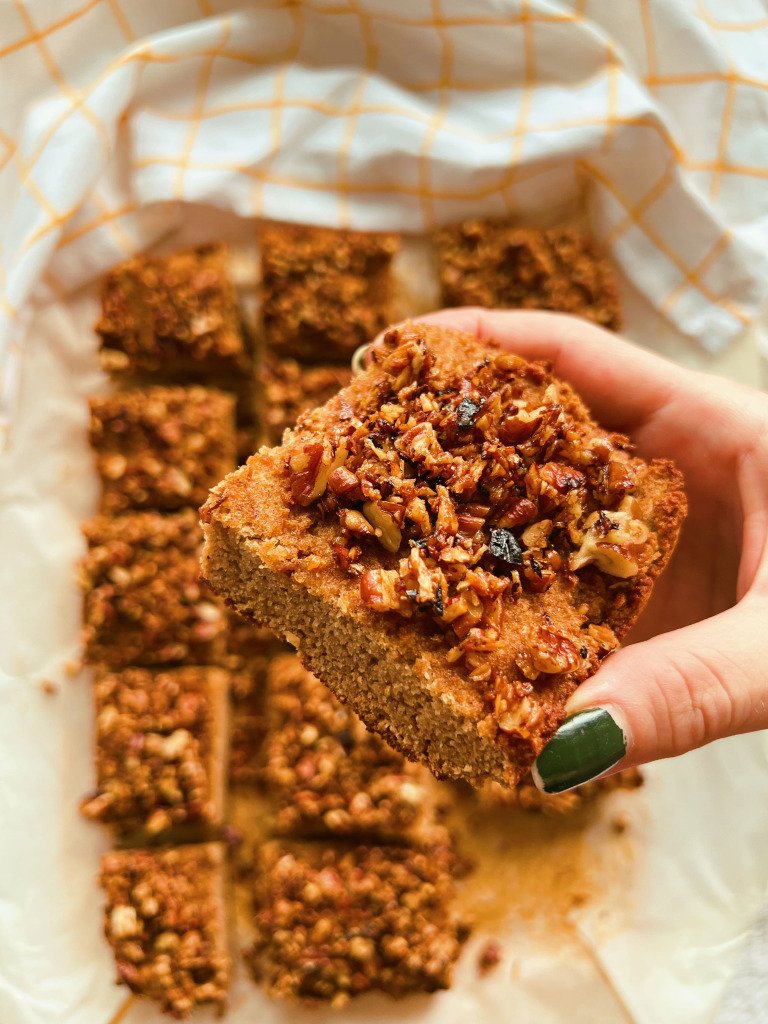 grain free banana bread cake with pecan coconut crumble 