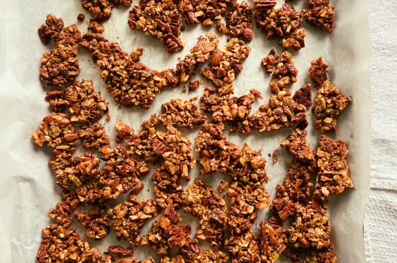 sweet & salty pistachio pecan granola (grain free & refined sugar free)