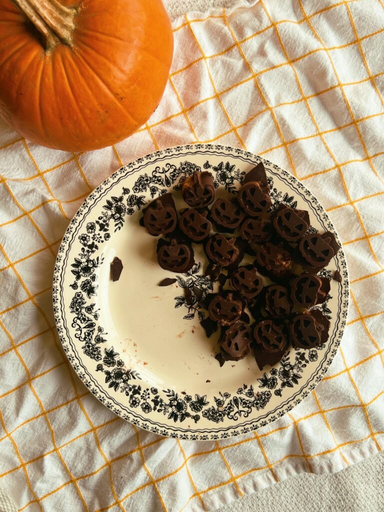 copycat dark chocolate reese's peanut butter cups (refined sugar free)