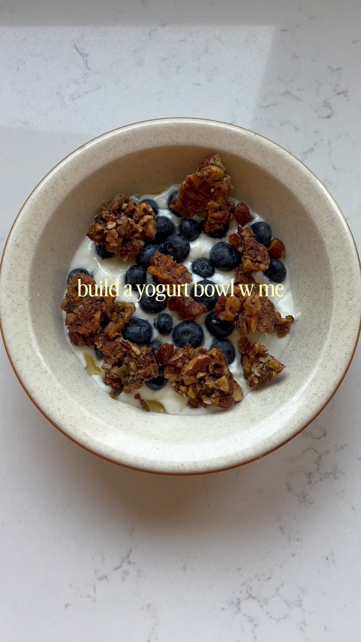 daily yogurt bowls have returned 💞🥣 they’re simple to make, satisfying to eat and actually rly good for you (!!!) 

if you want the granola recipe comment below and i’ll dm you the link, it’s a sweet and salty pistachio pecan granola 

yogurt bowls • homemade yogurt • probiotics