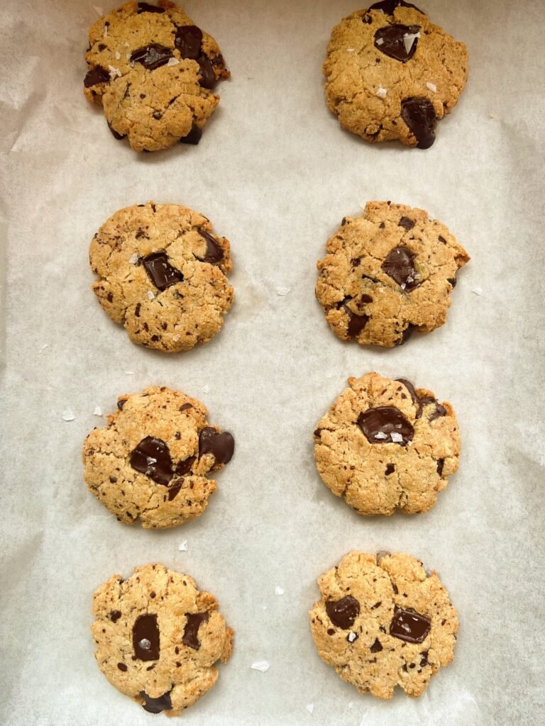 refined sugar free, almond flour chocolate chunk cookies