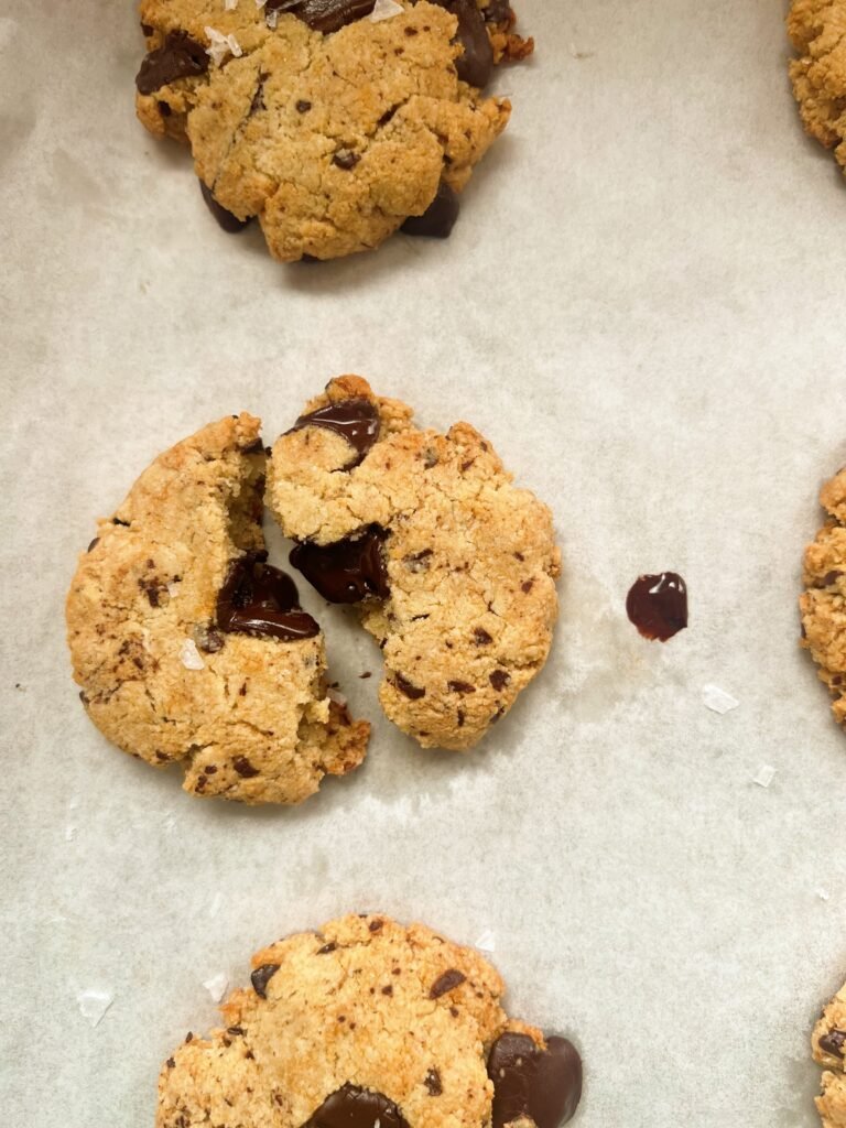 refined sugar free, almond flour chocolate chunk cookies
