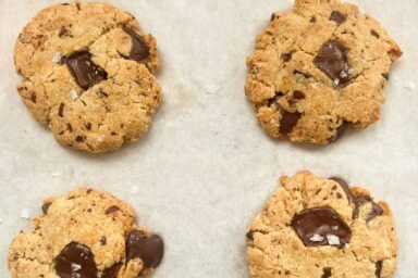 refined sugar free, almond flour chocolate chunk cookies