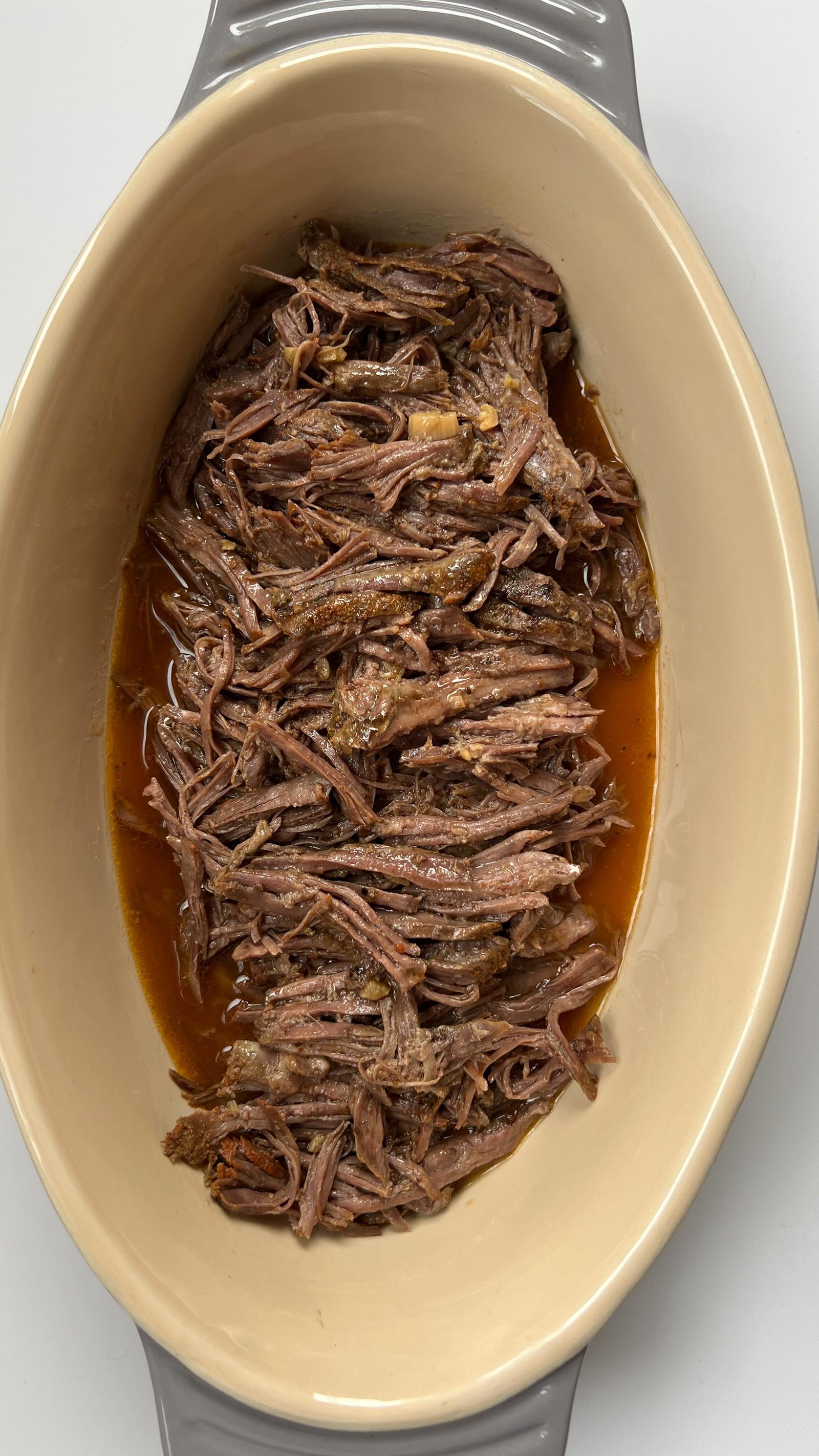 super easy instant pot recipe! slow cooked and shredded flank steak 🥩 set it and forget it. i add everything to the inner pot of that instant pot the night before and keep it in the fridge overnight to marinade. when im ready to cook it the next day i just put the inner pot into the instant pot and booom press start. 

it’s super versatile, you can use the meat on top of rice (we’re gunna have it w yellow turmeric rice tonight!), salad, tacos, wraps etc!! comment “recipe” and i’ll dm it over💌