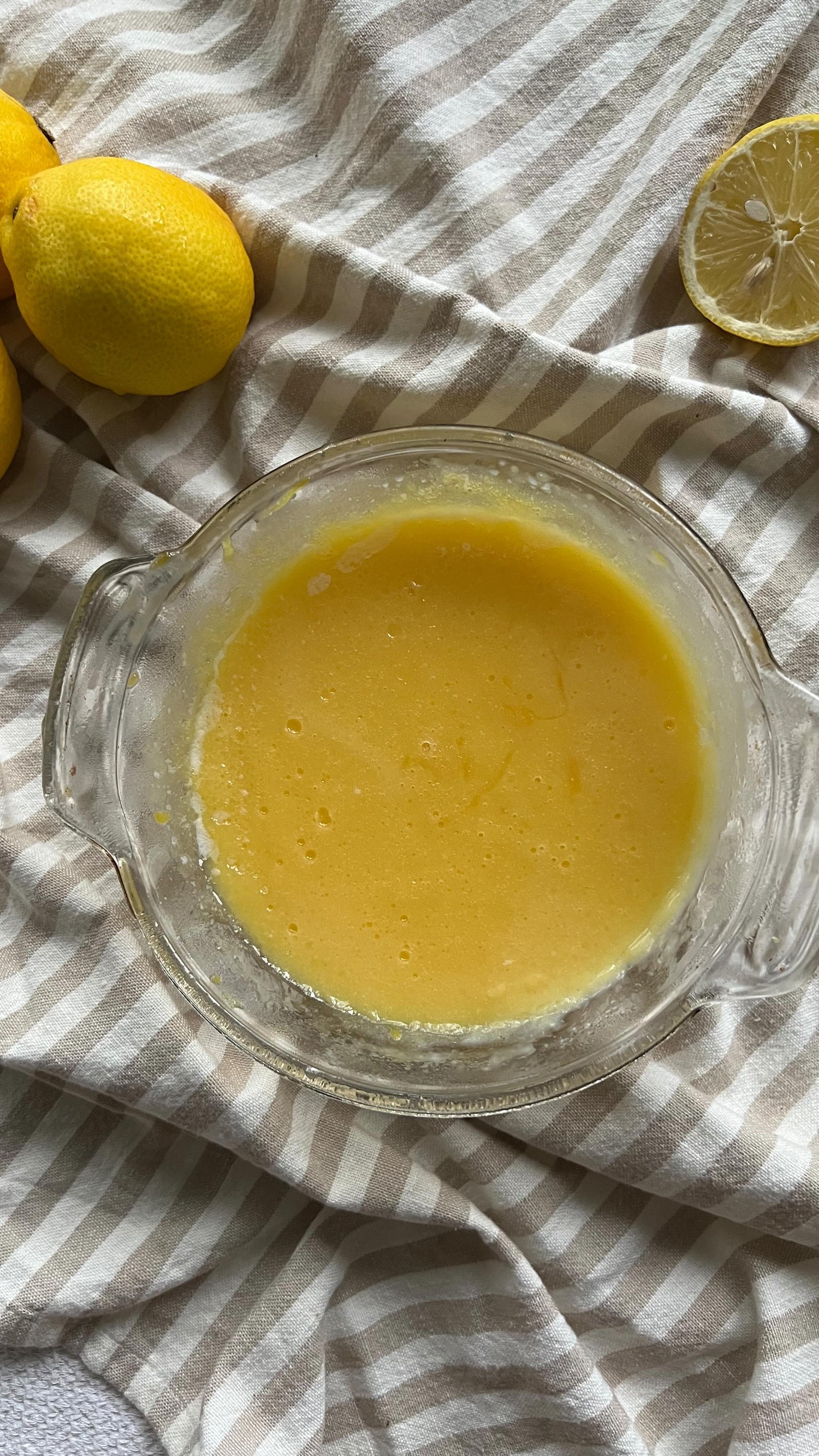the best refined sugar free lemon curd 🍋🍯 use it in cakes, pies, muffins, cookies, or eat it plain cuz it’s tha good !!!

comment “recipe” and i’ll send it your way!