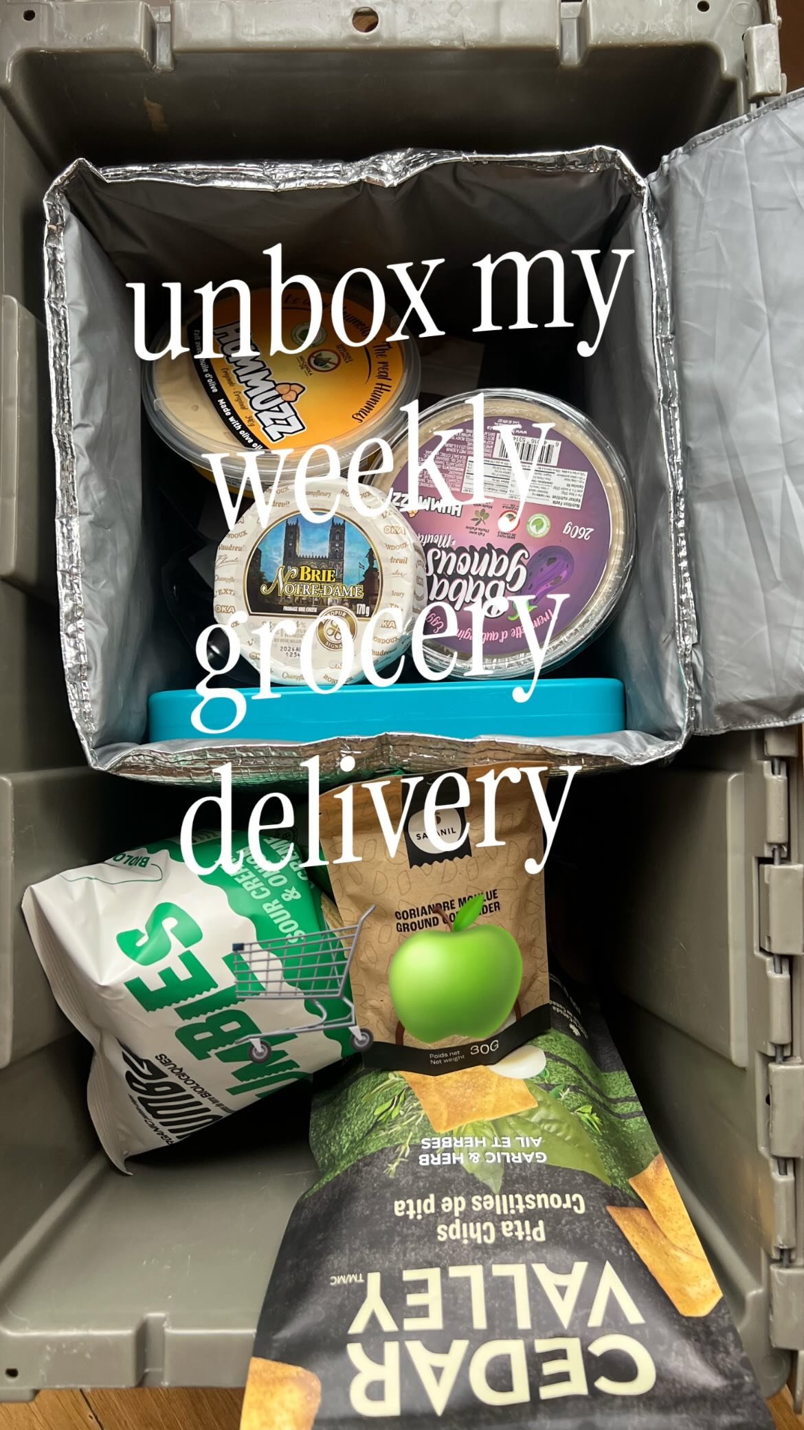 my weekly groceries from @lufafarms is here 🛒🍏 this week we’ve been busy with sochi’s first birthday 😭😭😭1️⃣🎂(i can’t believe it) and her bday party is this weekend so we got a couple goodies to help with that (there will be more than just chips and dips tho don’t worry) !! all that to say NO KITCHEN UPDATE THIS WEEK😱becuz i literally have no update lol all we did this week was clean up the construction mess so we can host a party 🎈check back w us next week for kitchen progress (i hope)

anyways shout out lufa, use code 3x30ETR for 30% off your first three orders from them 💕#gifted 

grocery haul • grocery delivery • unboxing • groceries