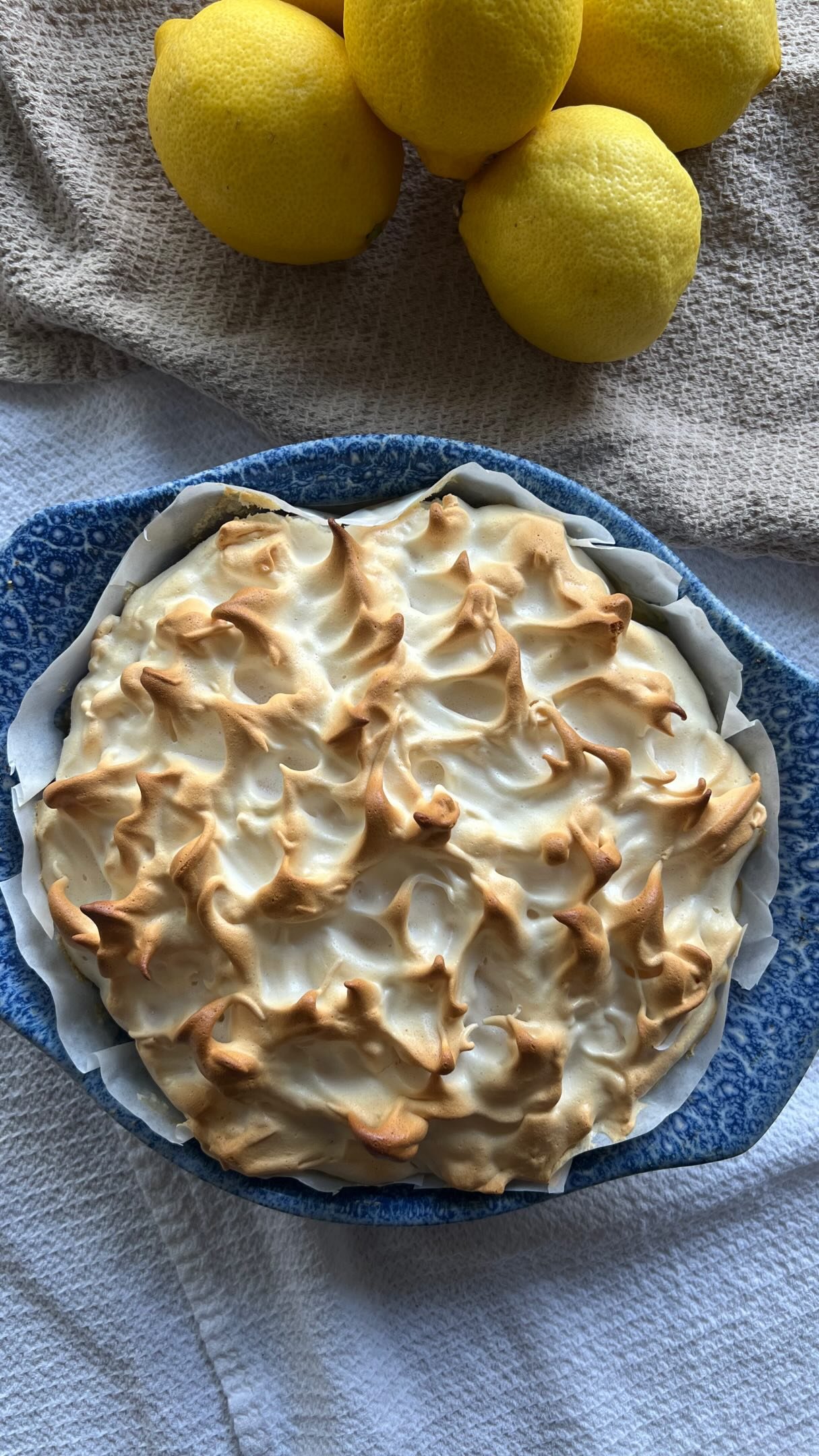 follow @earth.to.rose for more refined sugar free baking🍯

my fave pie of all time and one that feels extremely summer appropriate ✌️🍋☀️my version is grain free and refined sugar free, but will still please the whole family💛🥧

comment “recipe” below and i’ll send you the link for it 💌
