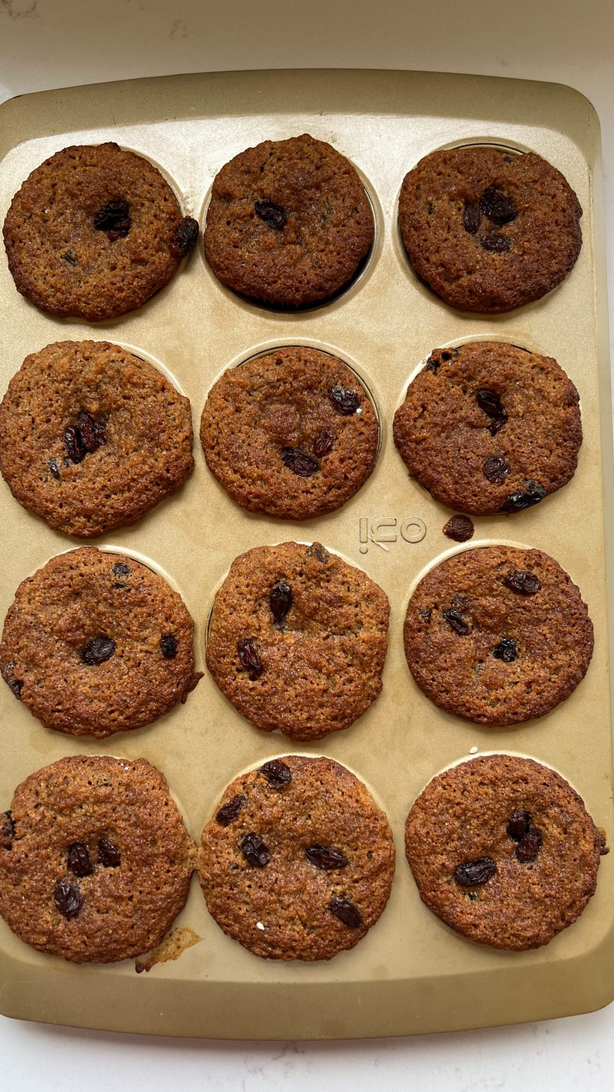 banana muffins are an easy win with my toddler and my baby (is she a baby if she’s now 1?? or do i have two toddlers??). i love that these are grain free and refined sugar free (sweetened w honey) and my kids would never know 🙃😌🍌they taste legit and you can swap the raisins for choc chips if you’re feeling fancy 🍫my 1 year old may have ate three yesterday becuz she’s a fiend who cannot be stopped 🙅‍♀️this recipe is from my ebook but im including it below if you want to give these a try! save for later 💗

if you want the ebook just comment below and i can dm you the link 💌🤝

raisin or choc chip grain free banana muffins ingredients:

* 2 + 1/2 cups almond flour 
* 4 eggs 
* 2 very ripe bananas, mashed
* 3/4 cup honey 
* 1 tbsp pure vanilla extract 
* 1/4 cup oil of choice (coconut oil, olive oil, avocado oil all work)
* 1/2 cup raisins (sub refined sugar free dark chocolate chips)
* 1 tsp baking soda 
* dash of salt 
* 1/4 tsp nutmeg 
* 1 tsp cinnamon 

how to
1. Preheat oven to 350 F.
2. Begin by mixing all the dry ingredients together in a large bowl - almond flour, baking soda, salt, cinnamon, and nutmeg. 
3. In a small bowl, mash your bananas and then to the same bowl add in the honey, vanilla extract, oil (if coconut oil, soften it first), eggs, and combine.
4. Now add your wet ingredients into the dry ingredients bowl.
5. Combine well.
6. Fold in the raisins.
7. Prepare a muffin tin lined with parchment paper cups.
8. Pour the batter into the muffin tin, filling them up almost to the top.
9. Bake for 25 minutes, until golden brown.
10. Remove from oven and allow to cool completely.
11. Take out the muffins from the tray once cooled and store them in a tupperware in the fridge or freezer.