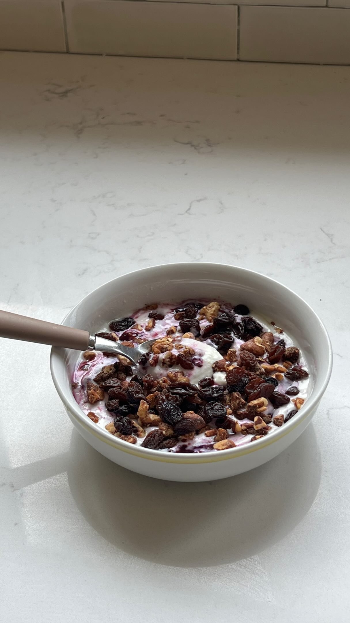 let’s build my fave yogurt bowl… with 24-hour fermented homemade yogurt (aka lots of probiotics good 4 my gut), homemade concord grape jam, honey, grain free & refined sugar free granola, raisins. doesn’t need to be complicated and it hits every morning!

homemade yogurt • crohn’s disease • probiotics • yogurt bowl