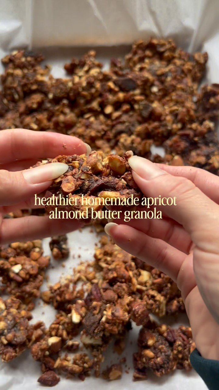 healthier homemade grain free granola 💗

comment “recipe” and i’ll send you it! grain free & refined sugar free 

grain free recipes • homemade granola • refined sugar free recipes • grain free granola