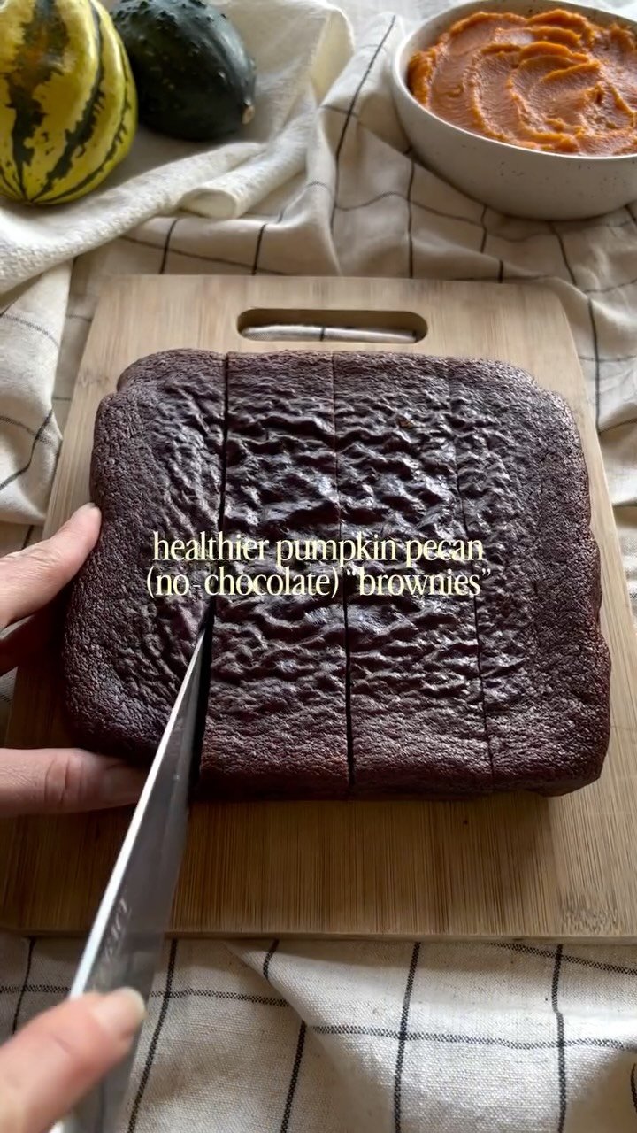 grain free, refined sugar free, no chocolate involved but  still so good. comment “recipe” below and i’ll dm it to you💌

grain free recipes • refined sugar free recipes • fall baking inspo