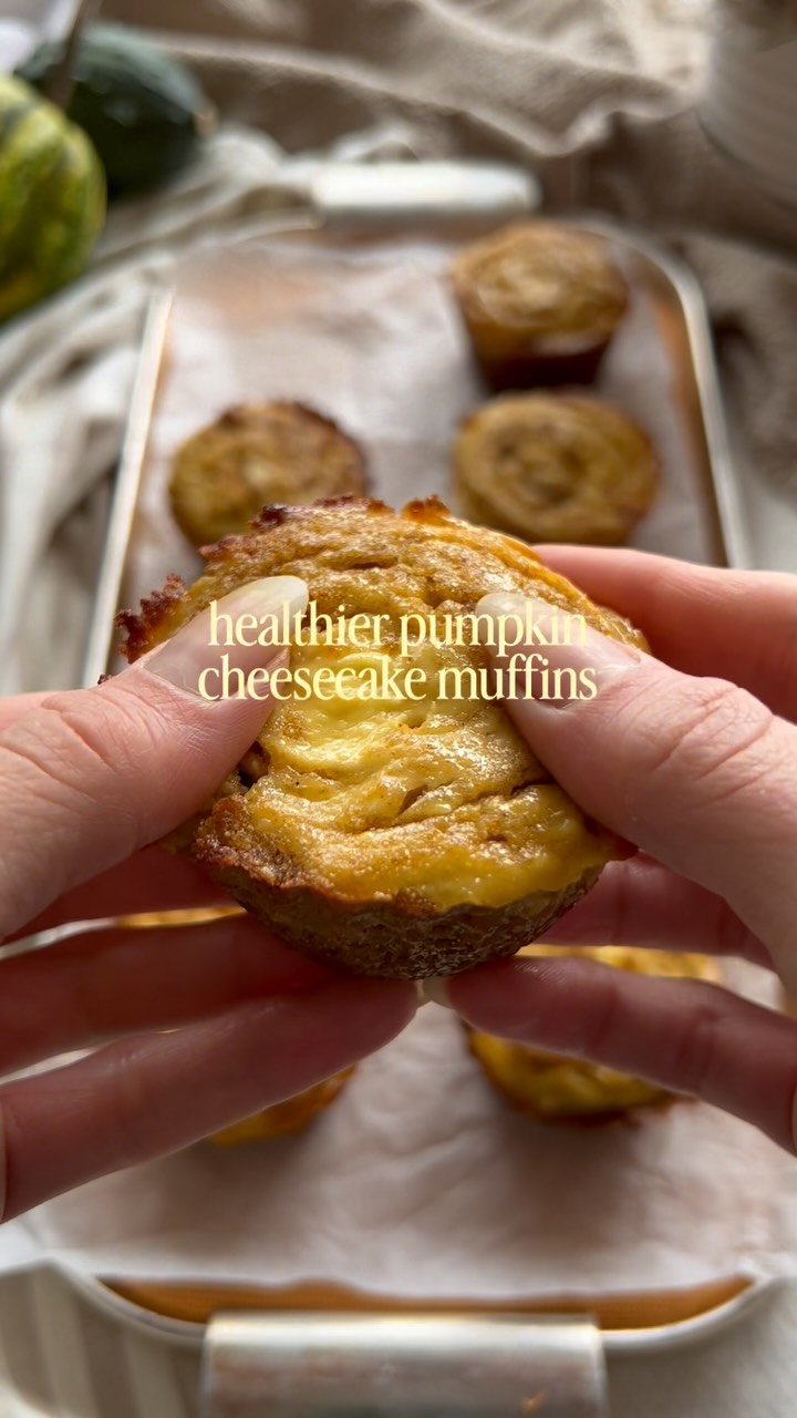 a very fall recipe 🎃 grain free & refined sugar free🧡 

comment “recipe” and i’ll dm you the 🔗💌

healthy muffins • coconut flour • grain free recipes • pumpkin muffins • refined sugar free recipes