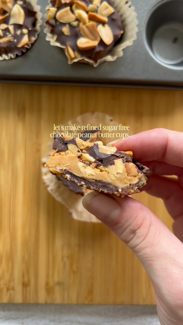 a dark chocolate peanut butter cup loaded w peanuts ✨🍫🥜

comment “recipe” and i’ll send this no-bake recipe ur way💌💖

peanut butter cups • healthy treats • refined sugar free recipes • medjool dates • dark chocolate