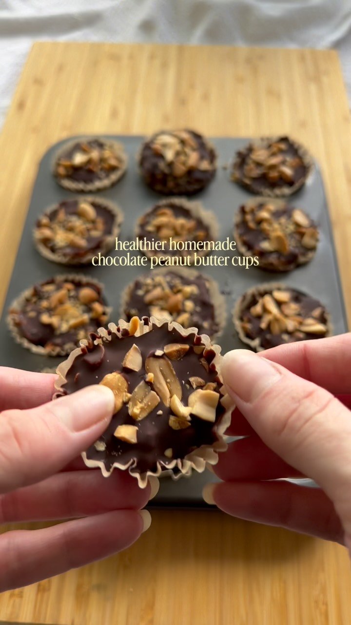 grain free & refined sugar free no-bake !!!! 

comment “recipe” for the 🔗

chocolate peanut butter cups • copycat treats • healthy treats • grain free recipes