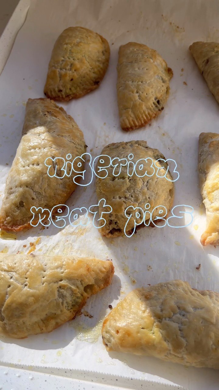 these are toddler approved and perfect to stash in the freezer for weekend lunches 🫡

recipe adapted from @kikifoodies 

nigerian meat pie • meat patties • nigerian food • toddler food • homemade food